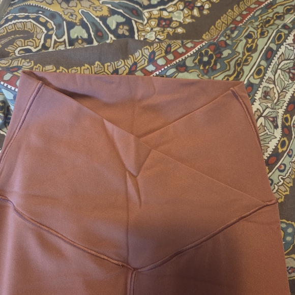 Aerie Offline Women's Mauve Flare Crossover Pants Leggings. XS. - Picture 2 of 3
